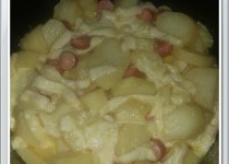 Pommes de terre aux knackis et fromage tartiflette